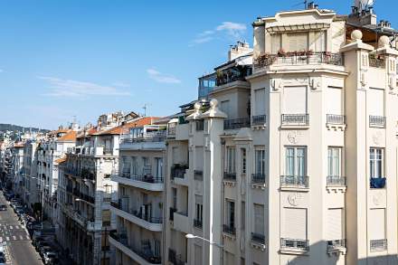 → Hôtel proche Promenade des Anglais Nice · Riviera Collection